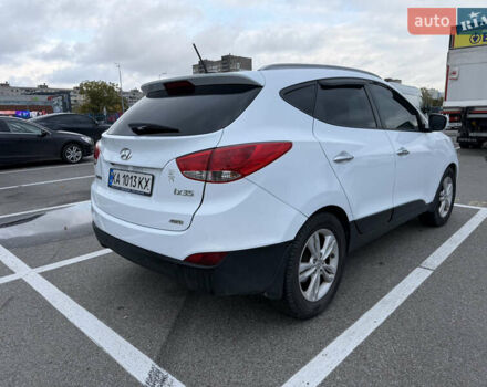 Білий Хендай іх35, об'ємом двигуна 2 л та пробігом 122 тис. км за 11500 $, фото 6 на Automoto.ua