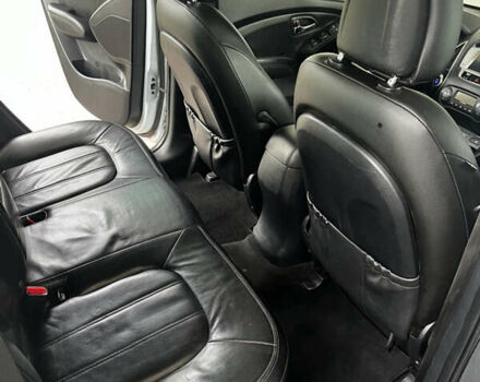 Белый Хендай их35, объемом двигателя 2 л и пробегом 221 тыс. км за 11200 $, фото 16 на Automoto.ua