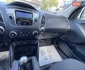 Белый Хендай их35, объемом двигателя 1.7 л и пробегом 214 тыс. км за 13000 $, фото 23 на Automoto.ua