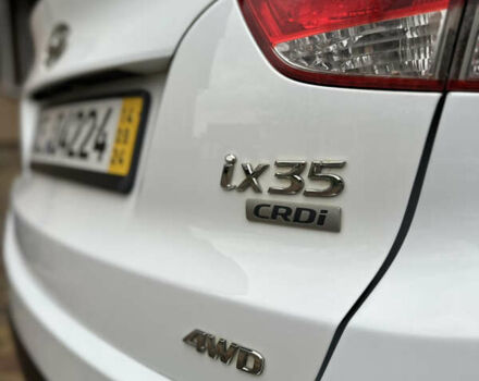 Белый Хендай их35, объемом двигателя 2 л и пробегом 218 тыс. км за 10400 $, фото 10 на Automoto.ua