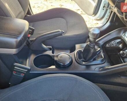 Белый Хендай их35, объемом двигателя 2 л и пробегом 226 тыс. км за 10300 $, фото 15 на Automoto.ua