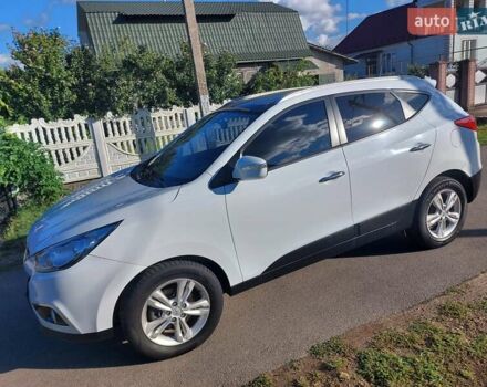 Белый Хендай их35, объемом двигателя 2 л и пробегом 172 тыс. км за 12200 $, фото 10 на Automoto.ua