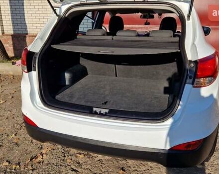 Белый Хендай их35, объемом двигателя 2 л и пробегом 226 тыс. км за 10300 $, фото 20 на Automoto.ua