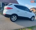 Белый Хендай их35, объемом двигателя 2 л и пробегом 172 тыс. км за 12200 $, фото 3 на Automoto.ua