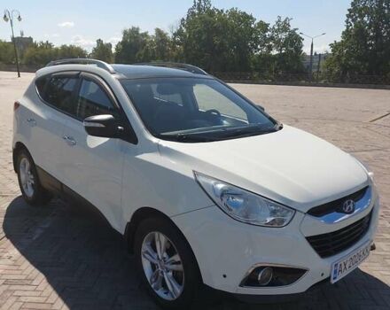Белый Хендай их35, объемом двигателя 2 л и пробегом 170 тыс. км за 11600 $, фото 1 на Automoto.ua