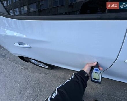 Белый Хендай их35, объемом двигателя 1.7 л и пробегом 214 тыс. км за 13000 $, фото 69 на Automoto.ua