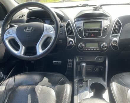 Белый Хендай их35, объемом двигателя 2.4 л и пробегом 202 тыс. км за 11000 $, фото 11 на Automoto.ua