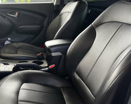 Белый Хендай их35, объемом двигателя 2 л и пробегом 221 тыс. км за 11200 $, фото 10 на Automoto.ua