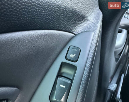 Белый Хендай их35, объемом двигателя 2 л и пробегом 121 тыс. км за 12600 $, фото 19 на Automoto.ua