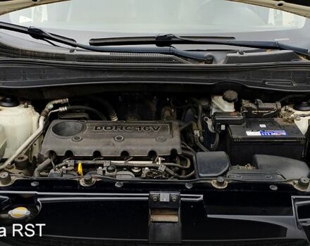 Белый Хендай их35, объемом двигателя 2 л и пробегом 215 тыс. км за 9900 $, фото 13 на Automoto.ua