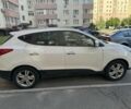 Белый Хендай их35, объемом двигателя 2 л и пробегом 123 тыс. км за 12300 $, фото 4 на Automoto.ua