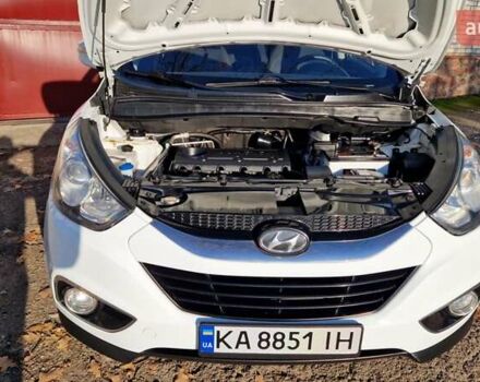 Белый Хендай их35, объемом двигателя 2 л и пробегом 226 тыс. км за 10300 $, фото 3 на Automoto.ua