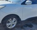 Белый Хендай их35, объемом двигателя 2 л и пробегом 174 тыс. км за 12000 $, фото 3 на Automoto.ua
