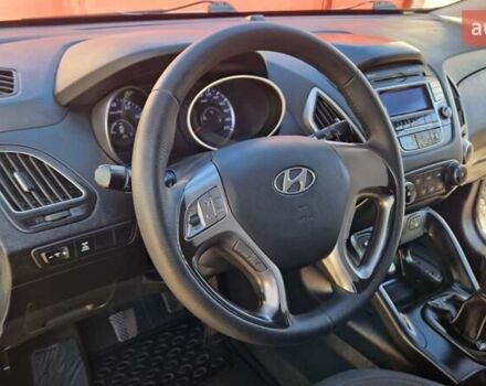 Белый Хендай их35, объемом двигателя 2 л и пробегом 226 тыс. км за 10300 $, фото 11 на Automoto.ua