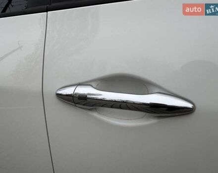 Белый Хендай их35, объемом двигателя 2.36 л и пробегом 111 тыс. км за 11999 $, фото 8 на Automoto.ua