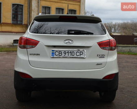 Белый Хендай их35, объемом двигателя 2.36 л и пробегом 202 тыс. км за 11300 $, фото 5 на Automoto.ua