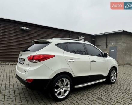 Белый Хендай их35, объемом двигателя 2.36 л и пробегом 111 тыс. км за 11999 $, фото 16 на Automoto.ua