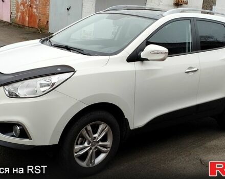 Белый Хендай их35, объемом двигателя 2 л и пробегом 215 тыс. км за 9900 $, фото 1 на Automoto.ua