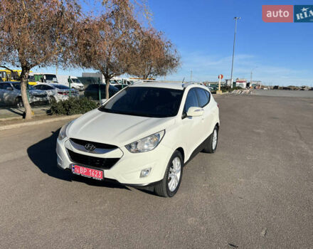 Белый Хендай их35, объемом двигателя 2 л и пробегом 164 тыс. км за 12450 $, фото 1 на Automoto.ua