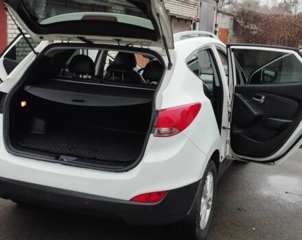 Білий Хендай іх35, об'ємом двигуна 2 л та пробігом 215 тис. км за 9900 $, фото 12 на Automoto.ua