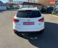 Белый Хендай их35, объемом двигателя 2 л и пробегом 164 тыс. км за 12450 $, фото 5 на Automoto.ua