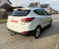 Белый Хендай их35, объемом двигателя 2 л и пробегом 200 тыс. км за 10500 $, фото 4 на Automoto.ua