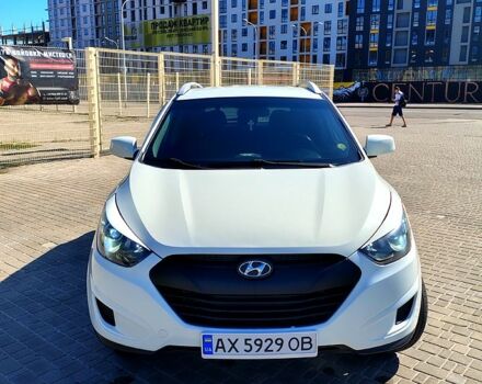 Білий Хендай іх35, об'ємом двигуна 2.4 л та пробігом 260 тис. км за 10350 $, фото 1 на Automoto.ua