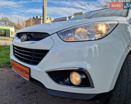Белый Хендай их35, объемом двигателя 2.4 л и пробегом 208 тыс. км за 12700 $, фото 20 на Automoto.ua