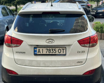 Белый Хендай их35, объемом двигателя 2 л и пробегом 135 тыс. км за 12300 $, фото 1 на Automoto.ua