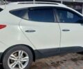 Белый Хендай их35, объемом двигателя 2 л и пробегом 174 тыс. км за 12000 $, фото 2 на Automoto.ua