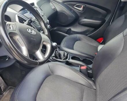 Білий Хендай іх35, об'ємом двигуна 2 л та пробігом 200 тис. км за 10800 $, фото 1 на Automoto.ua