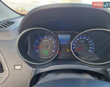 Белый Хендай их35, объемом двигателя 2.4 л и пробегом 208 тыс. км за 12700 $, фото 16 на Automoto.ua