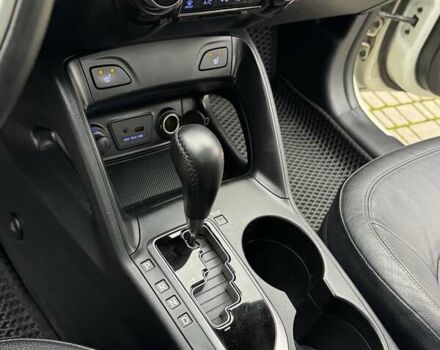 Белый Хендай их35, объемом двигателя 2.36 л и пробегом 111 тыс. км за 11999 $, фото 35 на Automoto.ua