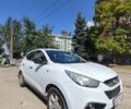 Білий Хендай іх35, об'ємом двигуна 2 л та пробігом 200 тис. км за 4850 $, фото 1 на Automoto.ua