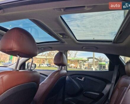 Белый Хендай их35, объемом двигателя 2.4 л и пробегом 208 тыс. км за 12700 $, фото 9 на Automoto.ua