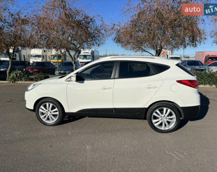 Белый Хендай их35, объемом двигателя 2 л и пробегом 164 тыс. км за 12450 $, фото 7 на Automoto.ua