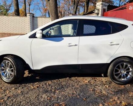 Белый Хендай их35, объемом двигателя 2 л и пробегом 226 тыс. км за 10300 $, фото 8 на Automoto.ua