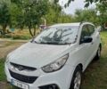 Белый Хендай их35, объемом двигателя 2 л и пробегом 210 тыс. км за 6500 $, фото 1 на Automoto.ua