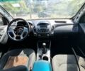 Белый Хендай их35, объемом двигателя 2 л и пробегом 200 тыс. км за 4550 $, фото 9 на Automoto.ua