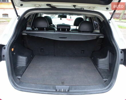 Белый Хендай их35, объемом двигателя 2.36 л и пробегом 202 тыс. км за 11300 $, фото 23 на Automoto.ua