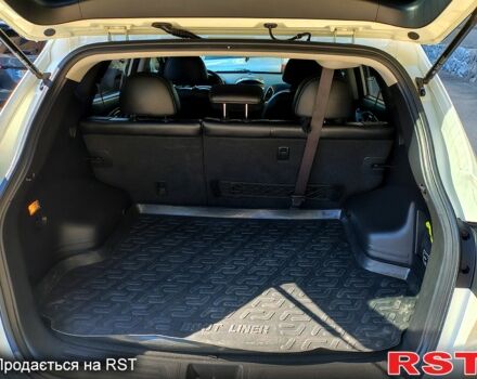 Білий Хендай іх35, об'ємом двигуна 2.4 л та пробігом 260 тис. км за 10350 $, фото 5 на Automoto.ua