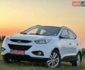 Белый Хендай их35, объемом двигателя 2 л и пробегом 247 тыс. км за 13400 $, фото 1 на Automoto.ua