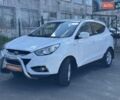 Белый Хендай их35, объемом двигателя 1.7 л и пробегом 214 тыс. км за 13000 $, фото 7 на Automoto.ua