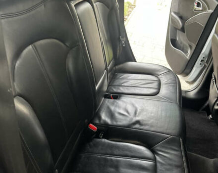 Белый Хендай их35, объемом двигателя 2 л и пробегом 221 тыс. км за 11200 $, фото 15 на Automoto.ua