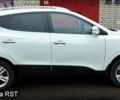Белый Хендай их35, объемом двигателя 2 л и пробегом 215 тыс. км за 9900 $, фото 4 на Automoto.ua