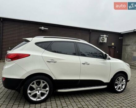 Белый Хендай их35, объемом двигателя 2.36 л и пробегом 111 тыс. км за 11999 $, фото 11 на Automoto.ua