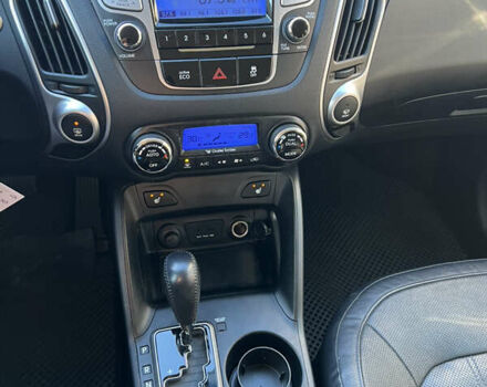 Белый Хендай их35, объемом двигателя 2 л и пробегом 164 тыс. км за 12450 $, фото 15 на Automoto.ua