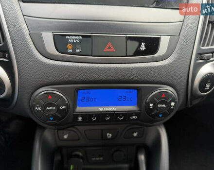 Білий Хендай іх35, об'ємом двигуна 2 л та пробігом 122 тис. км за 11500 $, фото 23 на Automoto.ua