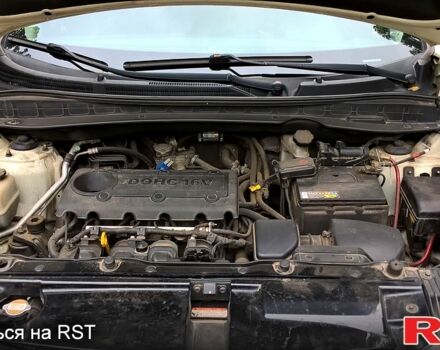 Белый Хендай их35, объемом двигателя 2 л и пробегом 215 тыс. км за 10999 $, фото 6 на Automoto.ua