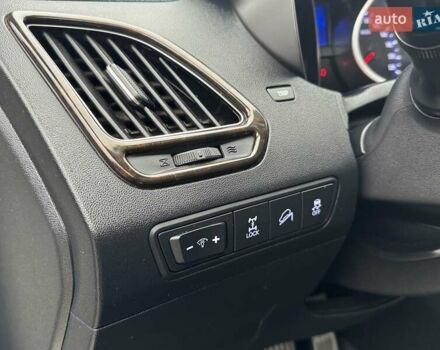 Белый Хендай их35, объемом двигателя 2.36 л и пробегом 111 тыс. км за 11999 $, фото 40 на Automoto.ua